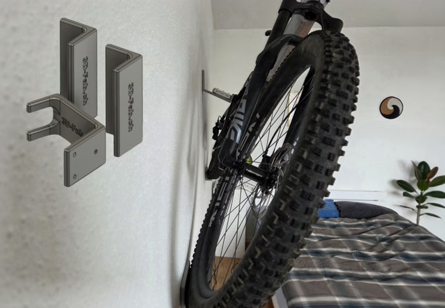 Bicicletta appesa alla parete con supporto Bike Wall-Hanger e render del prodotto