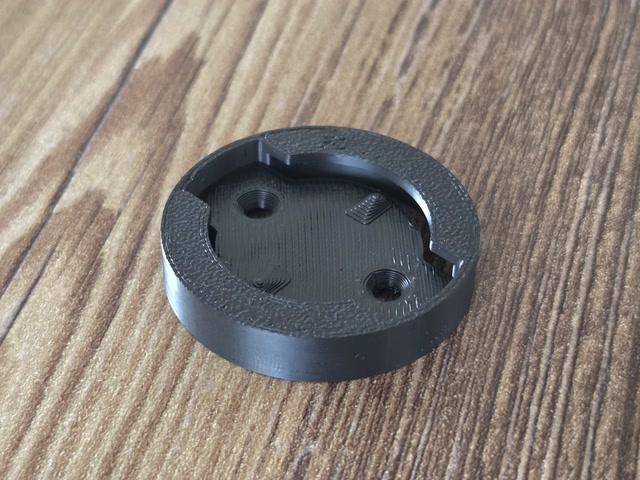 Inserto di montaggio compatibile Garmin con sistema quarter turn stampato in 3D