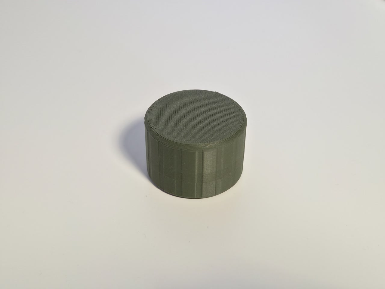 Custodia stampata in 3D per 5 schede SD e 6 microSD vista chiusa dall'esterno